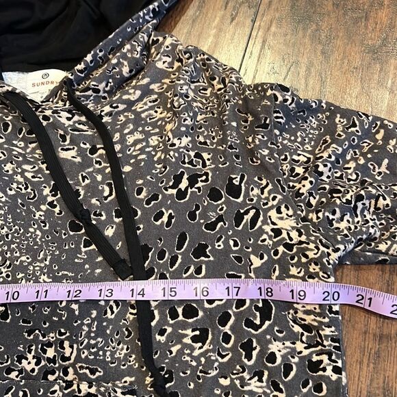 Sundry Anthropologie Leopard Hoodie size XS animal print made in USA - Picture 7 of 10